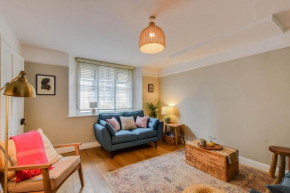 Cheerful 3 bed Grade II Central Cottage